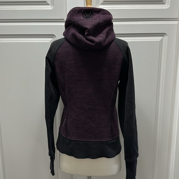 Lululemon Jacket 🧥 - Picture 4 of 7